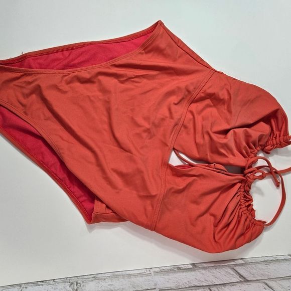 Shade and Short one piece halter swimsuit - Picture 5 of 16